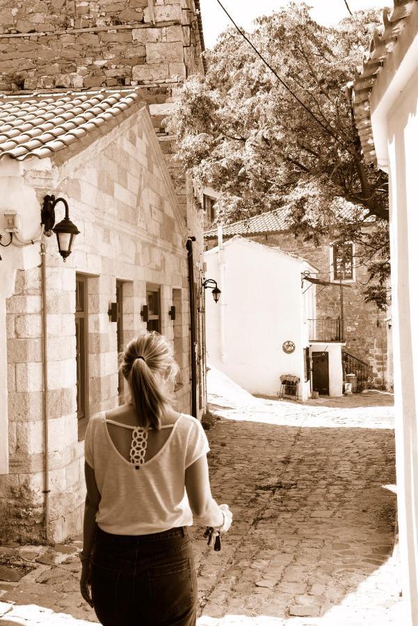 The Art Studio Samothraki Luaran gambar