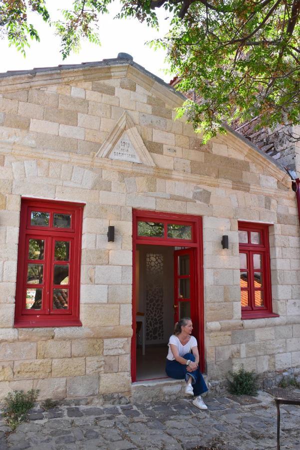 The Art Studio Samothraki Luaran gambar